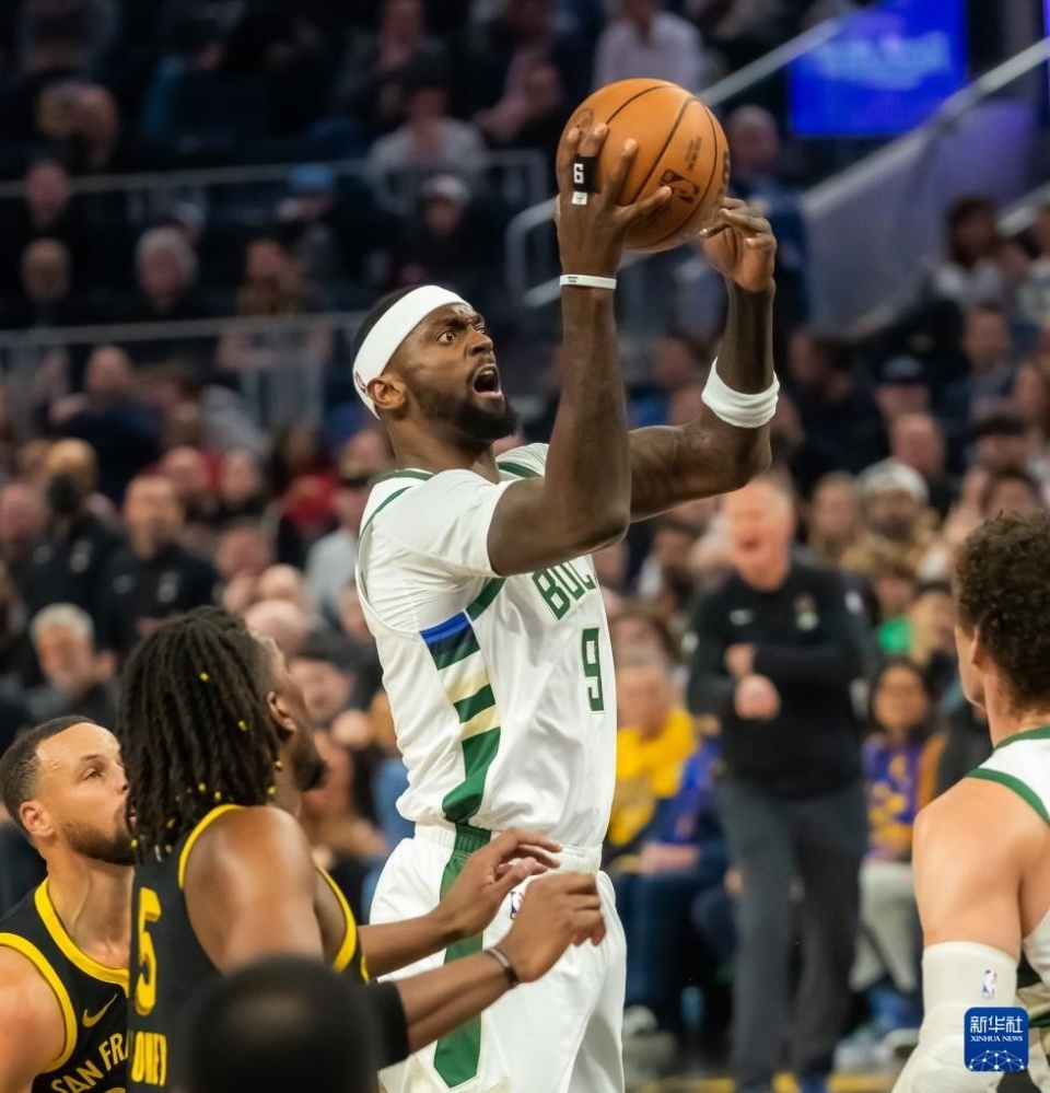 NBA常规赛半决赛对决在即！曼联演练定位球，密尔沃基雄鹿密集防守应对(总决赛高清回放完整版)