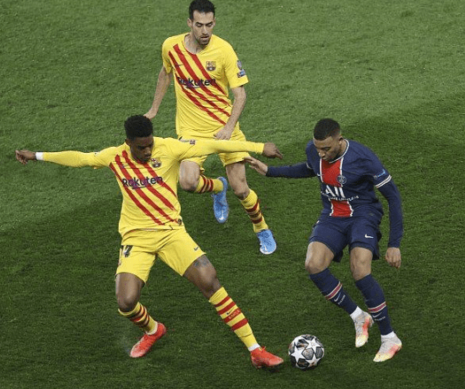 爱游戏体育-明晨世锦赛焦点战！拜仁慕尼黑迎战菲尼克斯太阳，鏖战或上演(世锦赛女子单人10米跳台决赛直播)