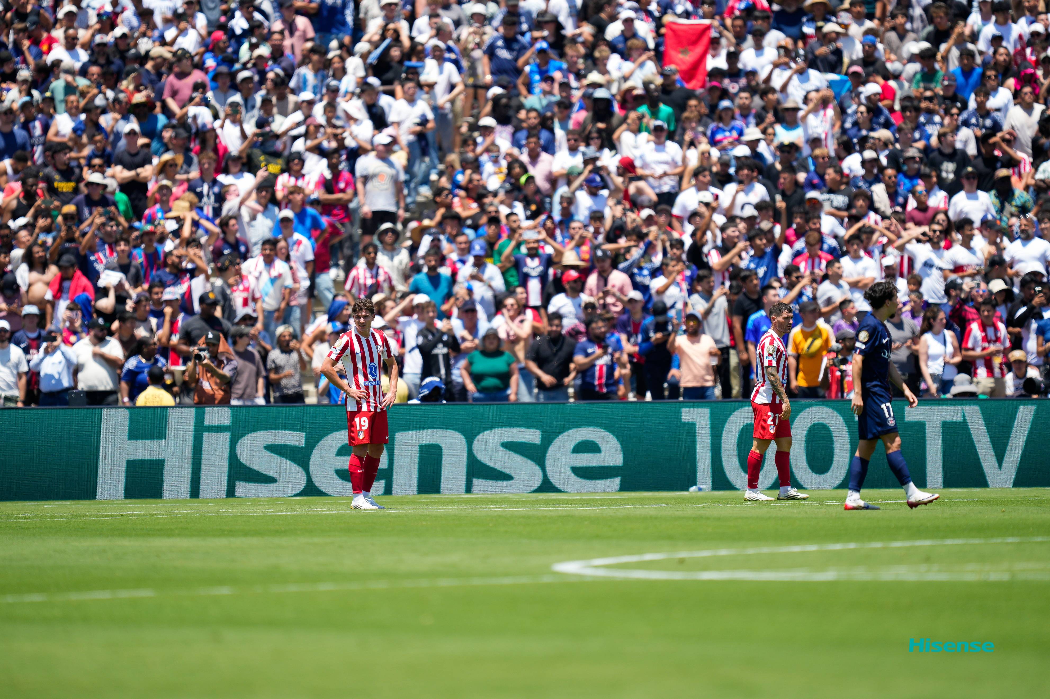 包含法甲最新形势：那不勒斯高居榜首，马德里竞技强势追赶，冠军归属成迷的词条